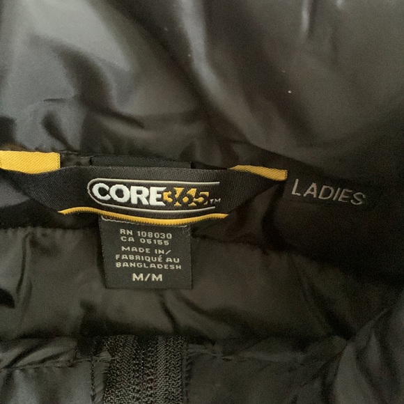 Brand new with tags women’s medium, black NCAA ice hockey logo vest - Picture 3 of 5